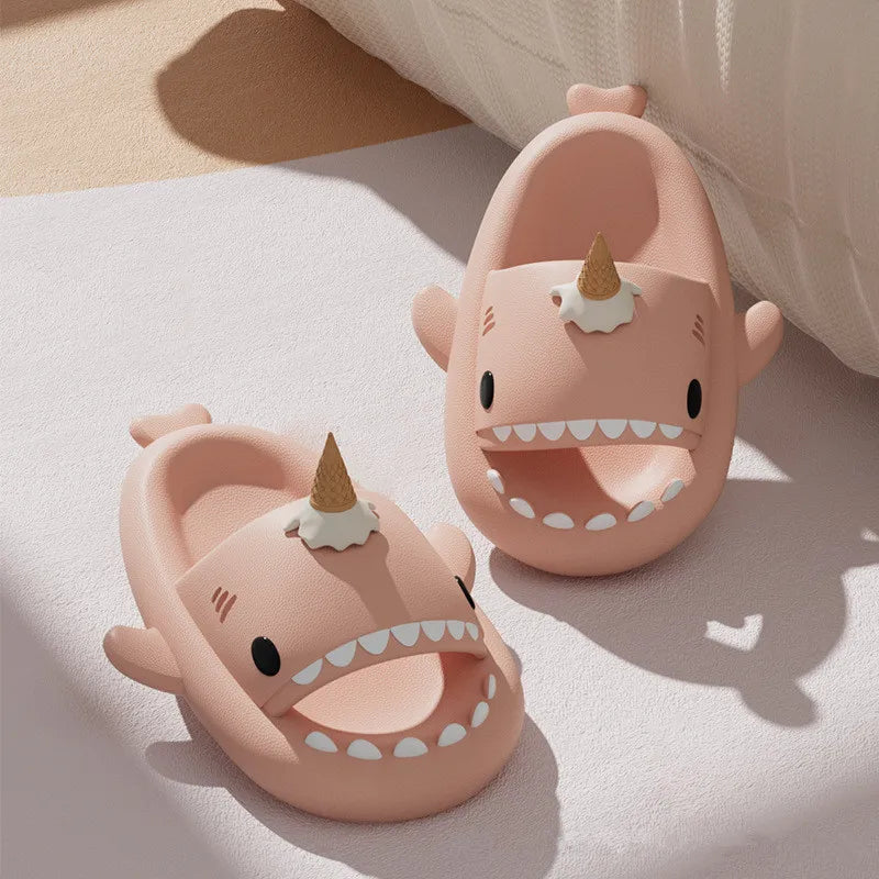 SharkSnaps™ Haaien Slippers combineren met  verwisselbare accessoire