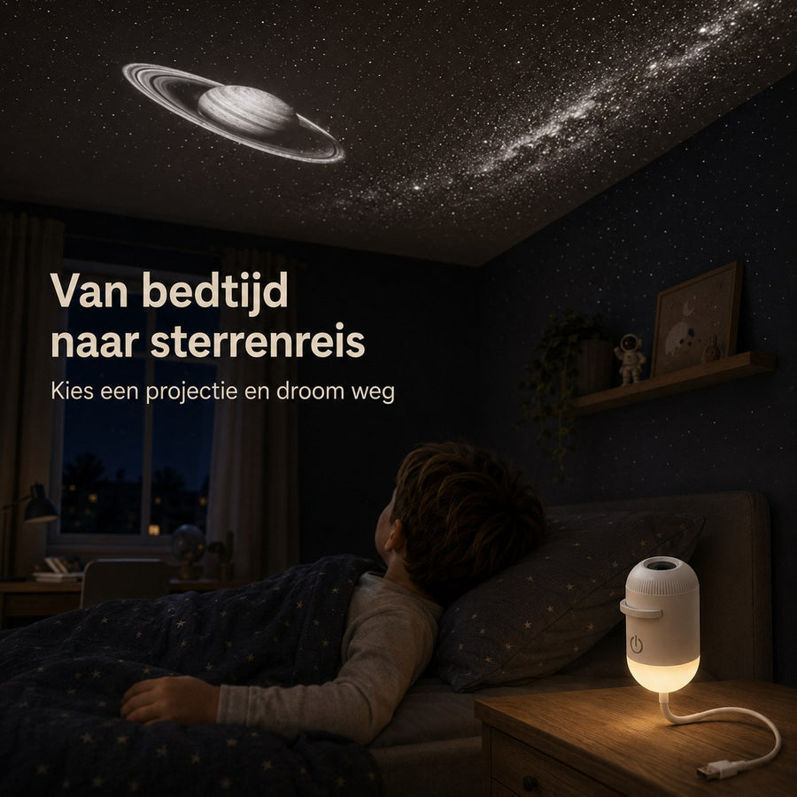 Kind kijkt naar de sterrenprojectie op het plafond